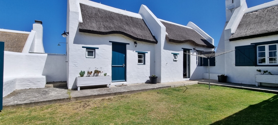 4 Bedroom Property for Sale in Struisbaai Western Cape